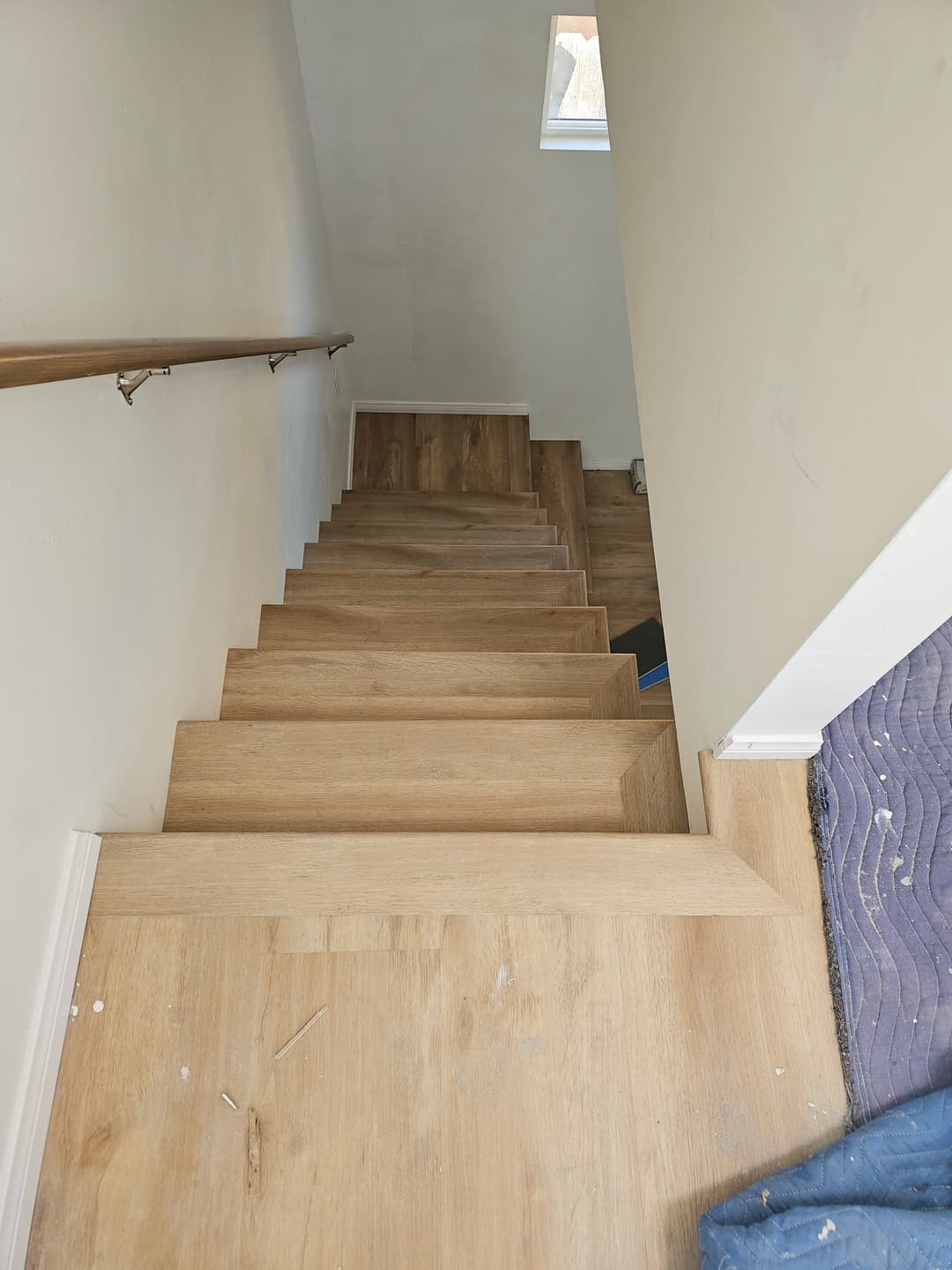 Installing a wooden staircase